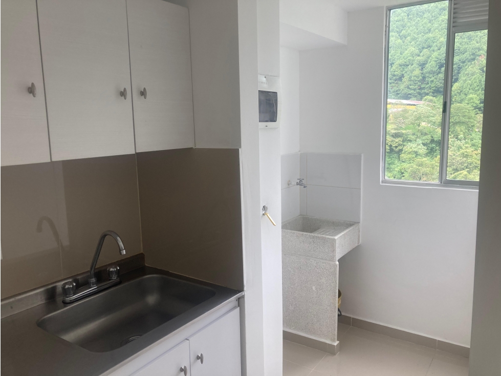 SE ARRIENDA APARTAMENTO EN SABANETA SECTOR SAN JOSE — foto 2