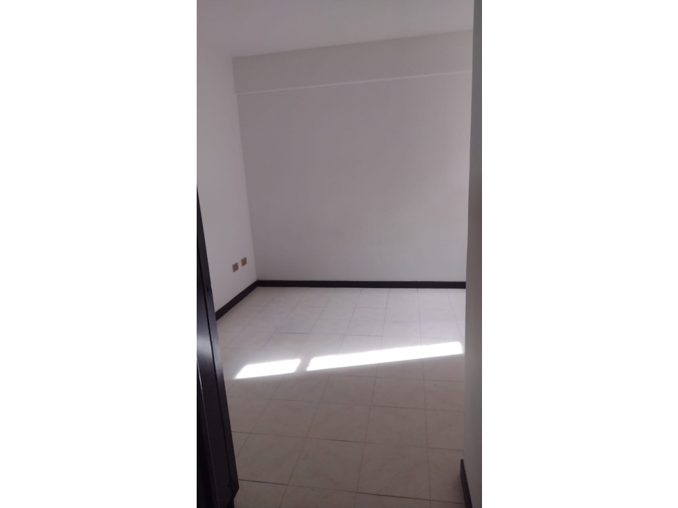 SE ARRIENDA APARTAMENTO EN SABANETA, SECTOR ENTREAMIGOS — foto 5