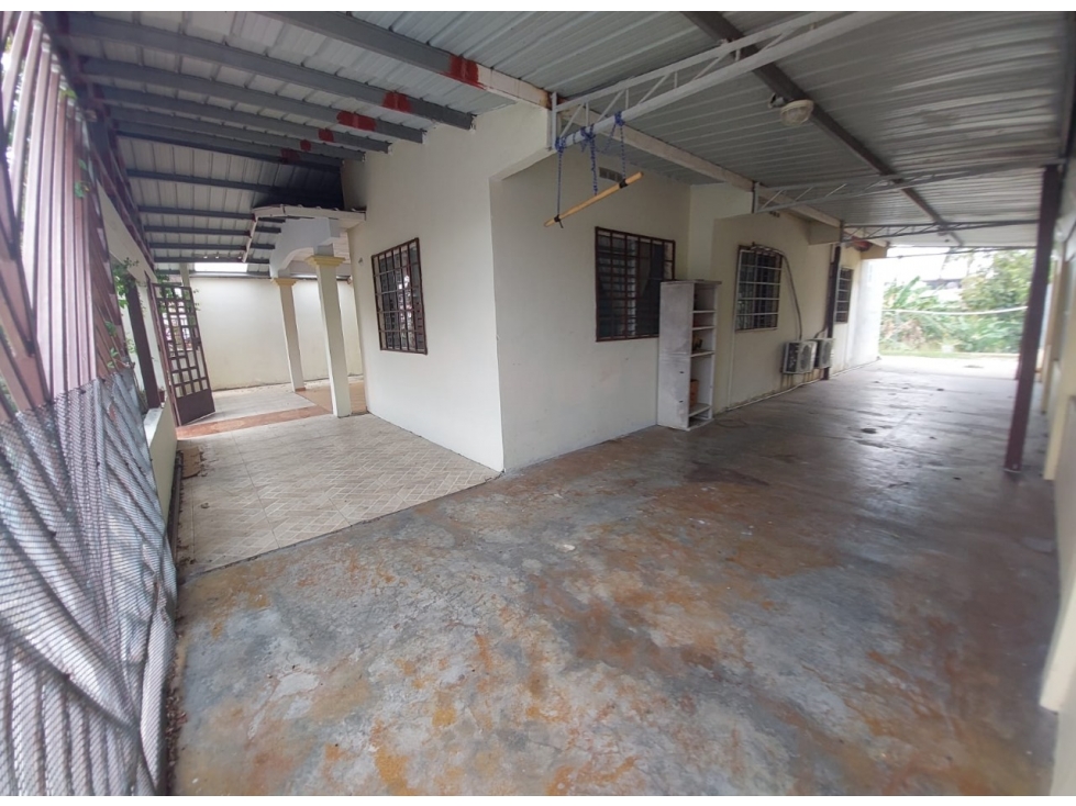 Se vende casa en Altos del Prado 4 recámaras 3 baños buena área — foto 2