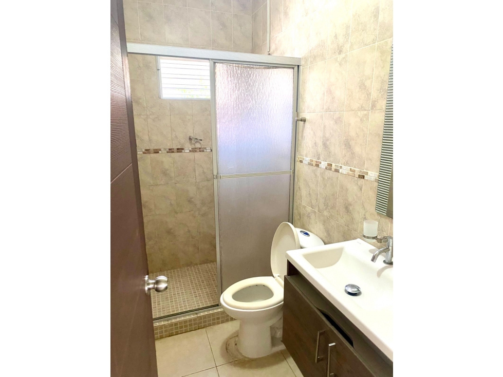 Hermosa y espaciosa casa en Penonome, Llano Marín con patio — foto 6