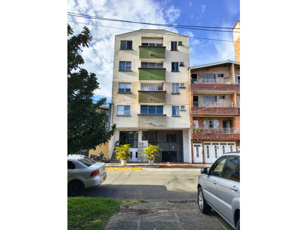 Apartamento cerca al Estadio y Av. Colombia- para remodelar