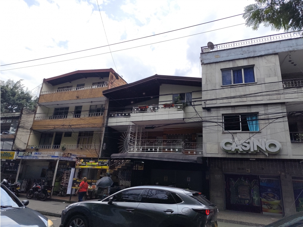 Casa en el parque de Cristo Rey- Guayabal