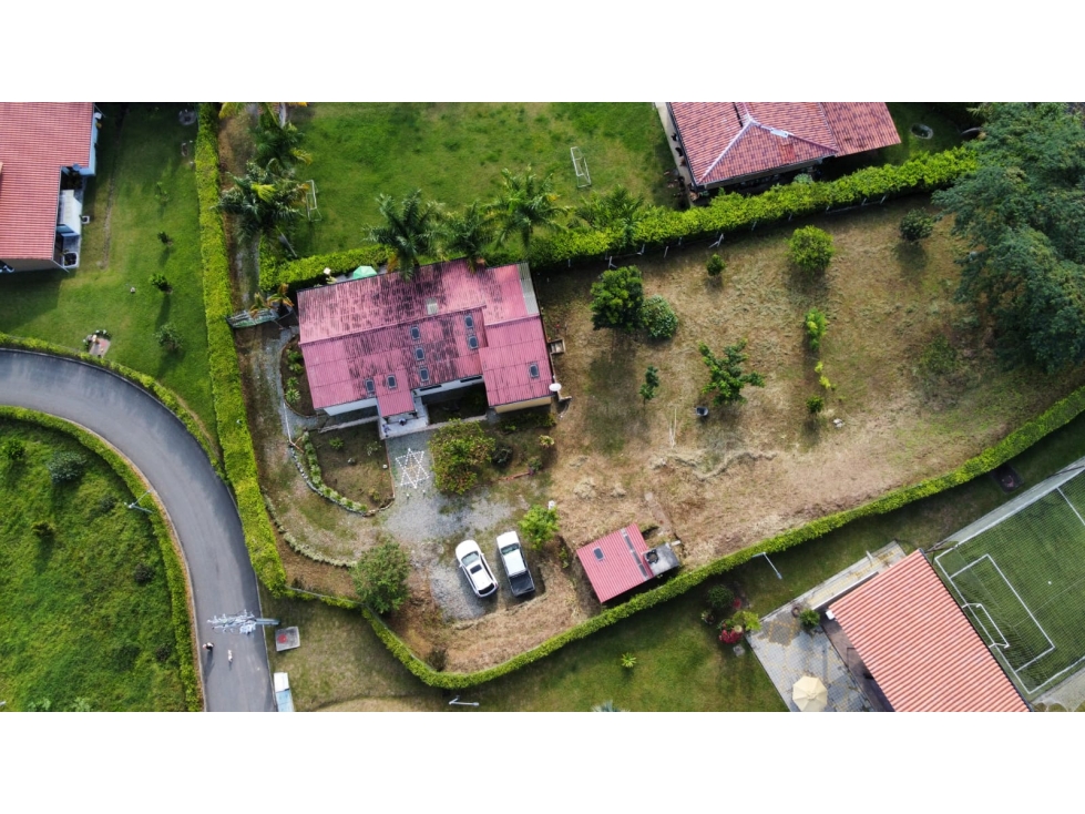 SE VENDE EXCLUSIVO CHALET SECTOR LA BELLA, CALARCA QUINDIO