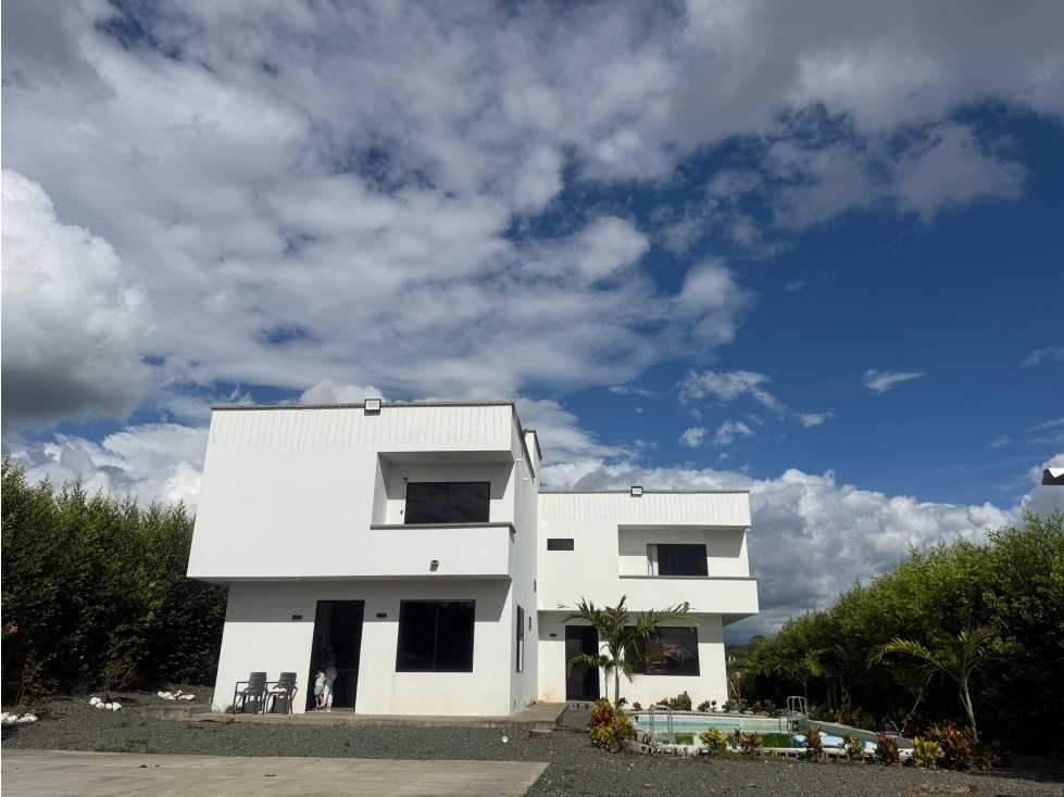 SE VENDE CHALET TURISTICO ENTRE QUIMBAYA Y ALCALA VALLE DEL CAUCA - 1