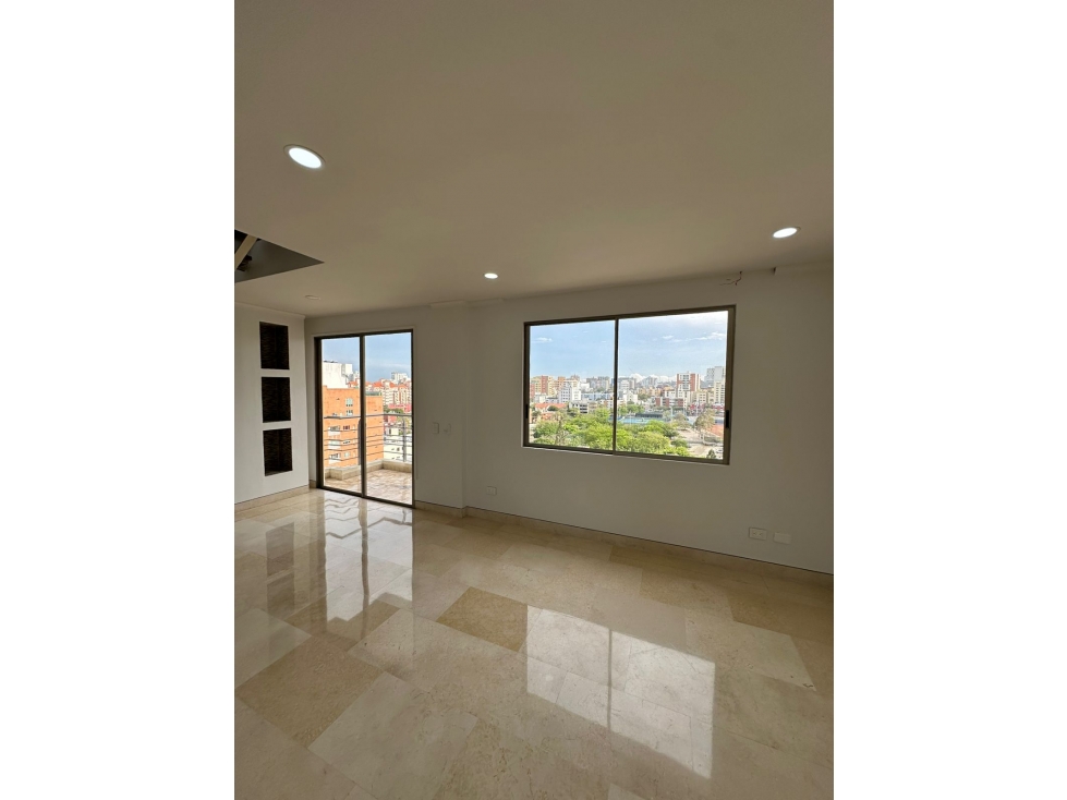APARTAMENTO DE 4 HABITACIONES EN VENTA EN ALTOS DE RIOMAR — foto 2