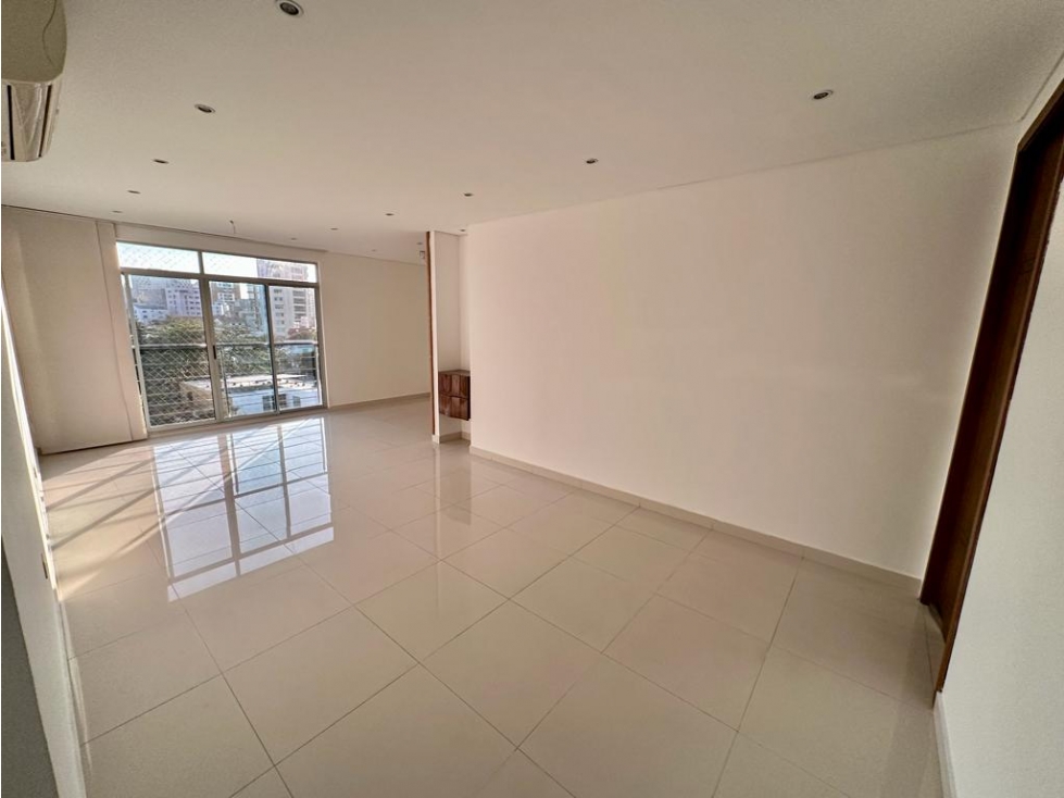 APARTAMENTO EN ALTOS DE RIOMAR EN VENTA — foto 2