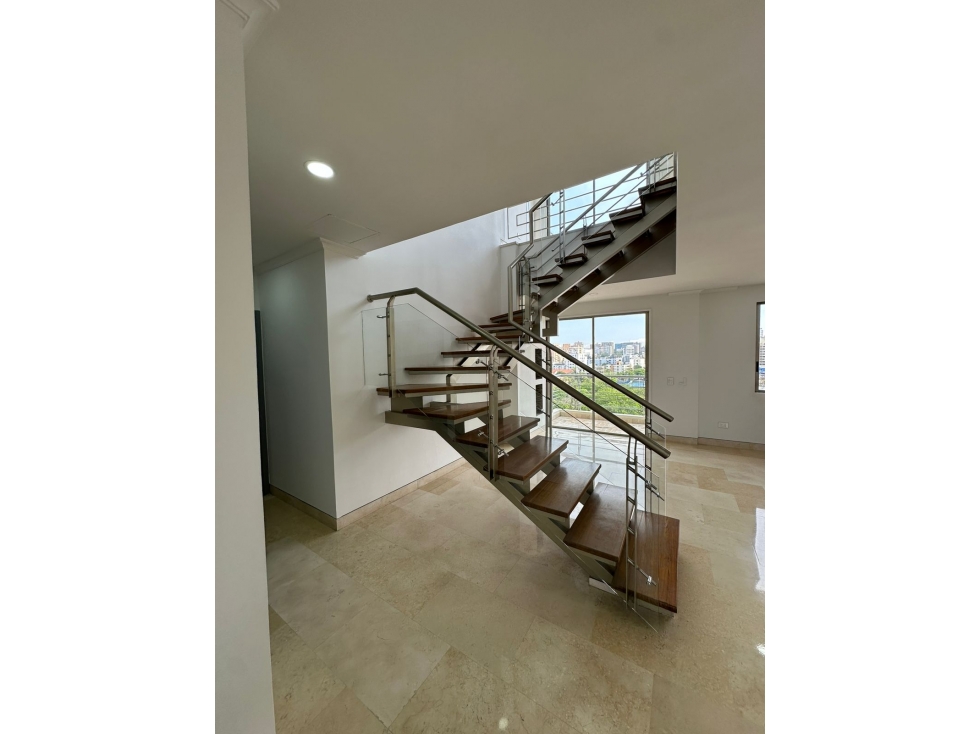 APARTAMENTO DE 4 HABITACIONES EN VENTA EN ALTOS DE RIOMAR — foto 3