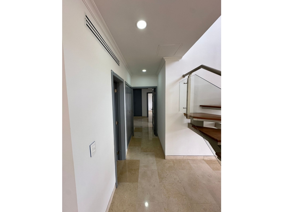 APARTAMENTO DE 4 HABITACIONES EN VENTA EN ALTOS DE RIOMAR — foto 4