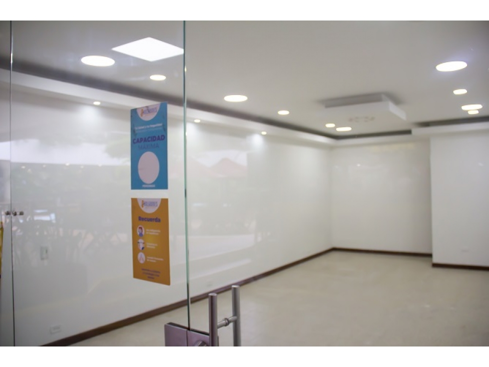 Alquilo oficina al sur de Cali Edificio Holguines Trade Center