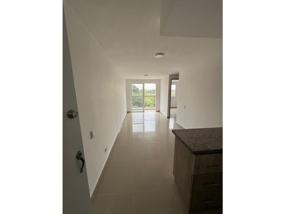 Apartamento en Alquiler B/Ciudad Pacífica Con. Residencial Coral, Cali