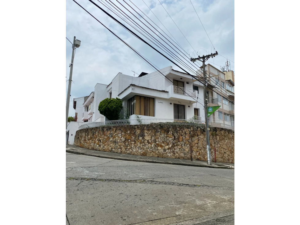Casa en Venta al Sur, Barrio Miraflores, Cali
