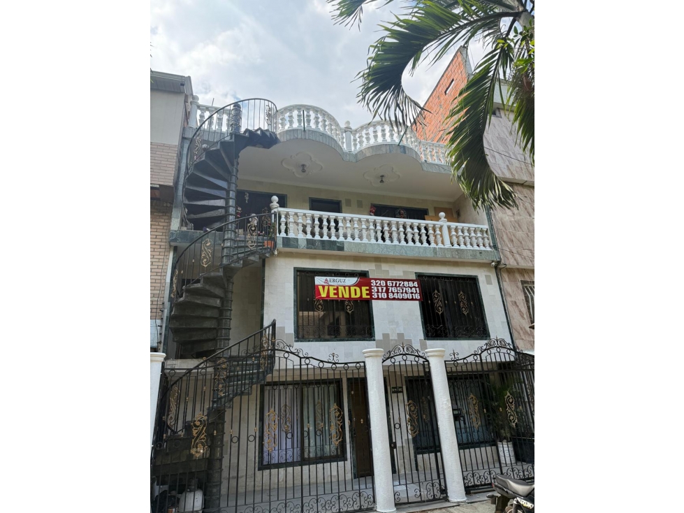 Casa de 2 Niveles en Venta Barrio José Holguín Garces, Cali