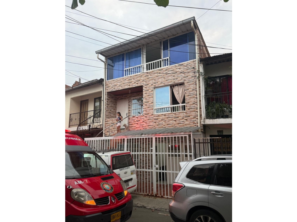 SE VENDE CASA MULTIFAMILIAR B/ RICARDO BALCAZAR, Cali