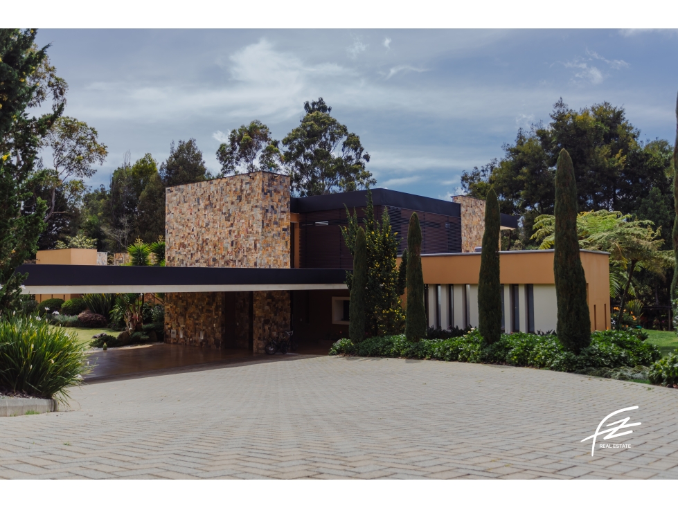 CASA CAMPESTRE EN VENTA EN EL ALTO DE LAS PALMAS, MEDELLÍN — foto 2