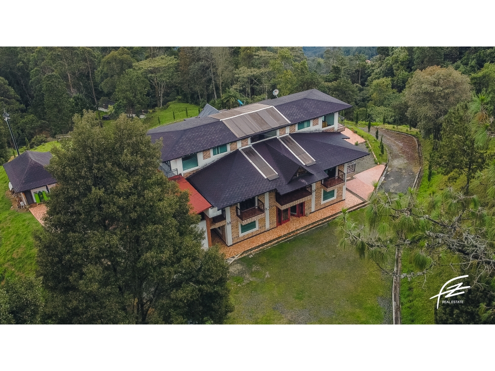 CASA CAMPESTRE EN VENTA EN ENVIGADO, ANTIOQUIA