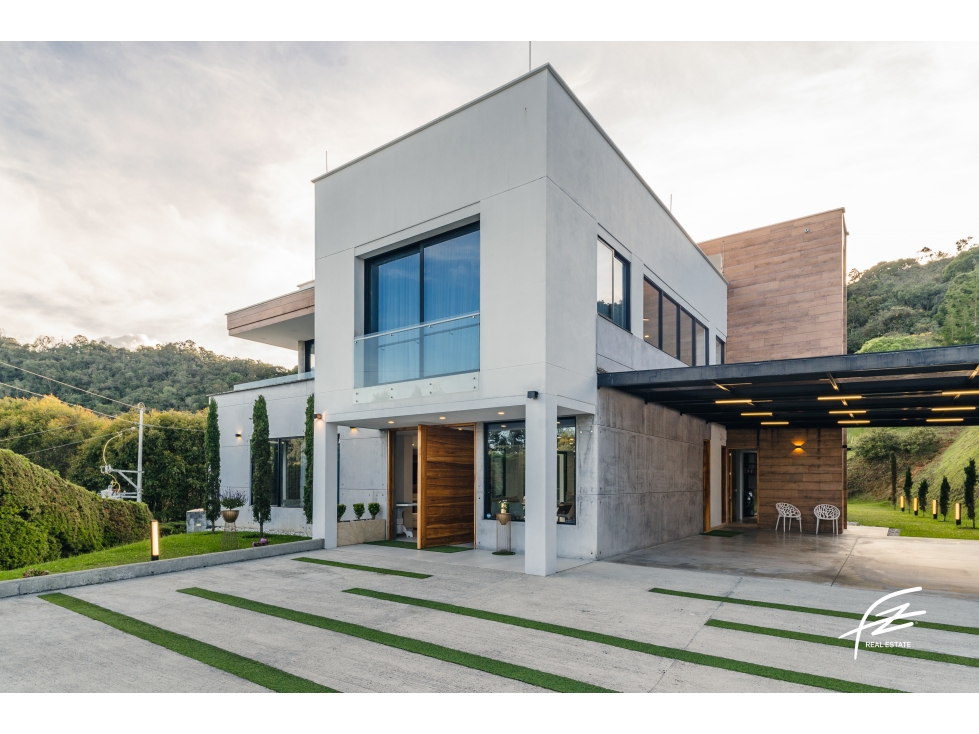 CASA EN VENTA EN EL ESCOBERO, ENVIGADO