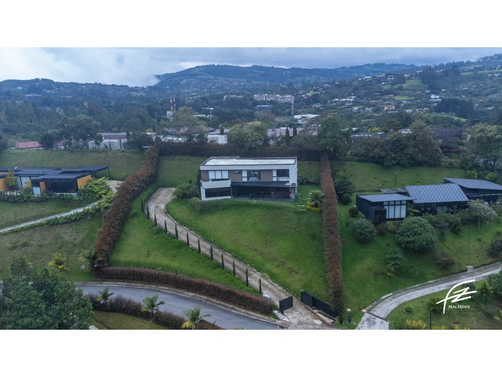 CASA EN VENTA EN LAS PALMAS, MEDELLÍN