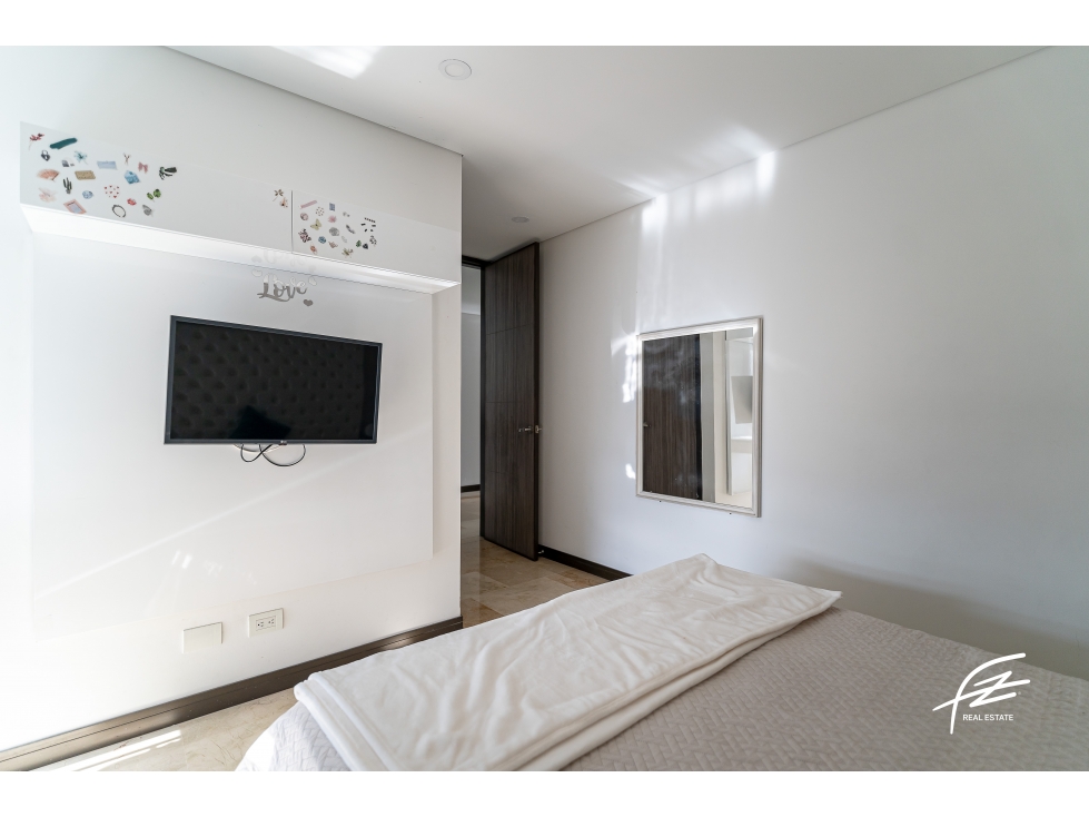 APARTAMENTO EN VENTA EN EL POBLADO, MEDELLÍN — foto 2