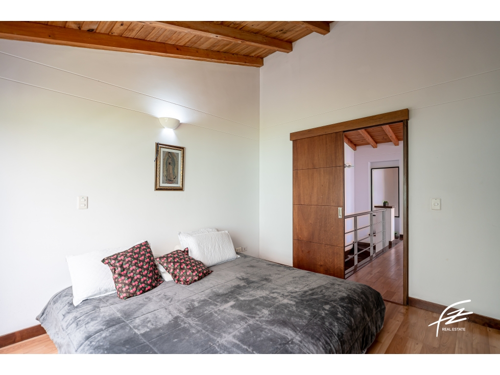 CASA EN VENTA EN SAN LUCAS, MEDELLÍN