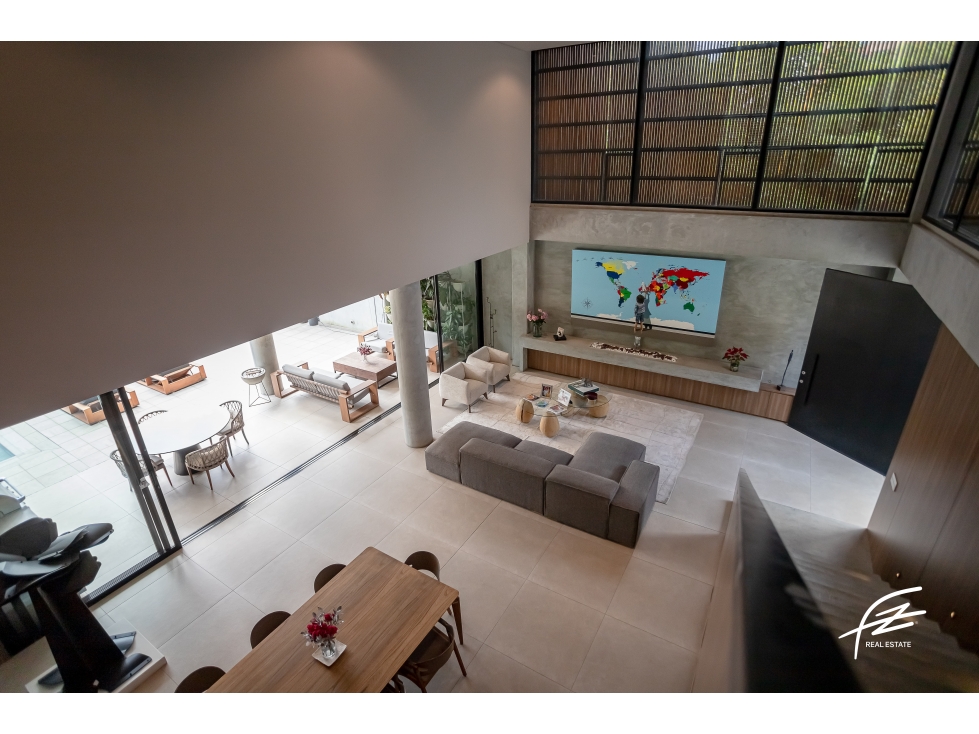 CASA EN VENTA EN LA CALERA, POBLADO MEDELLÍN