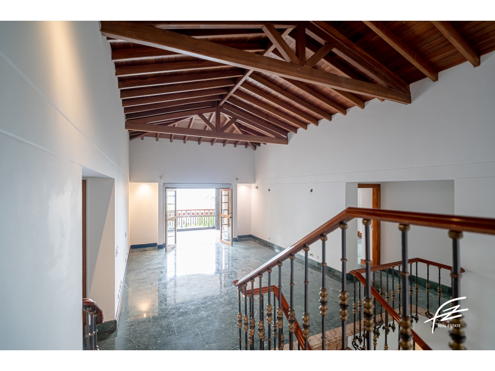 CASA EN VENTA EN LA CALERA, POBLADO MEDELLÍN