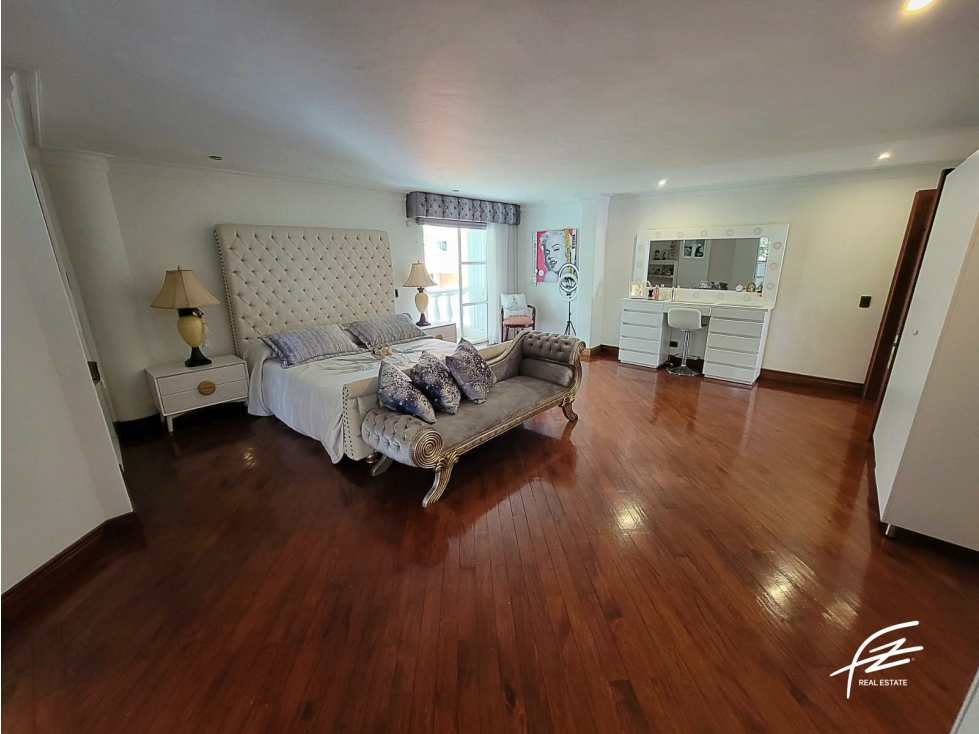 CASA EN VENTA EN EL POBLADO, MEDELLÍN