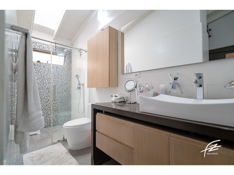CASA EN VENTA EN LAURELES, MEDELLÍN — foto 6