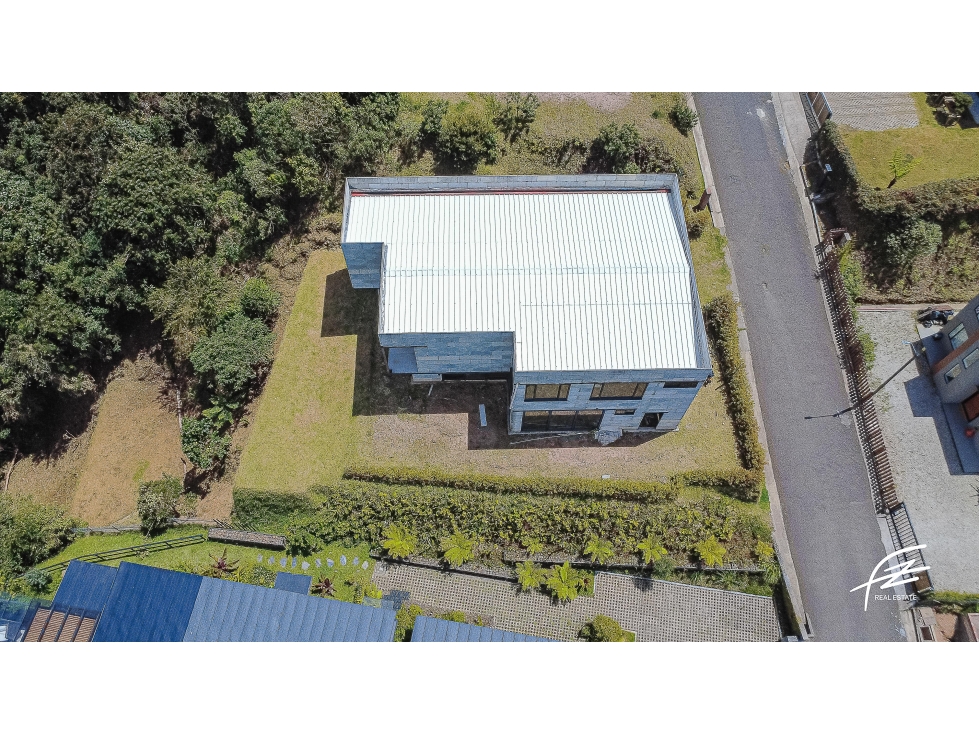CASA EN OBRA GRIS EN VENTA EN EL ESCOBERO, ENVIGADO