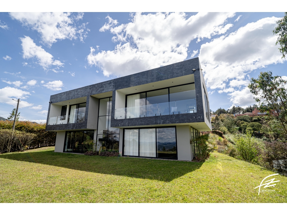 CASA DE LUJO EN VENTA EN EL ESCOBERO