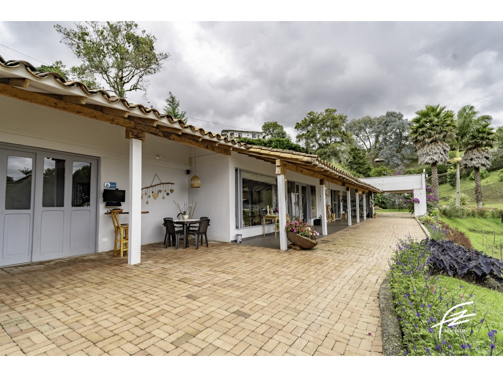 CASA CAMPESTRE EN VENTA EN RIONEGRO, ANTIOQUIA