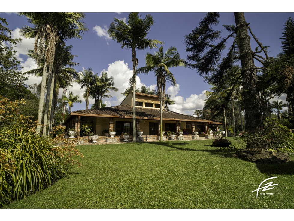 CASA CAMPESTRE EN VENTA EN LLANOGRANDE, ANTIOQUIA
