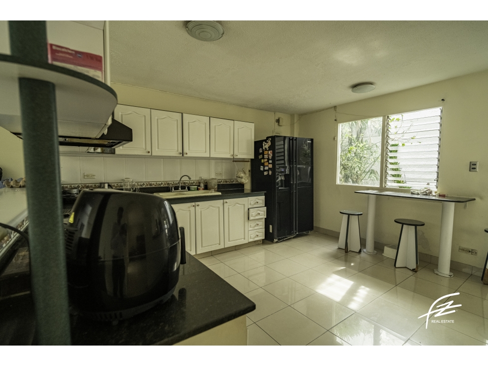 CASA EN VENTA EN LOS COLORES, MEDELLÍN — foto 5