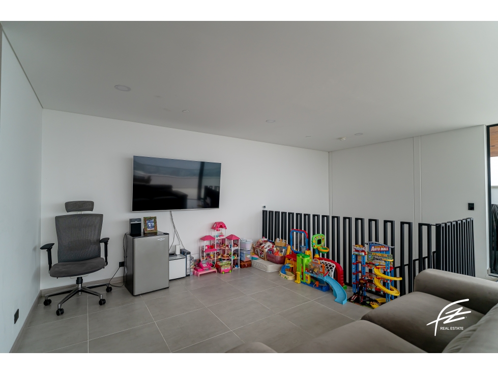 PENTHOUSE DUPLEX EN VENTA EN LA INTERMEDIA, ENVIGADO