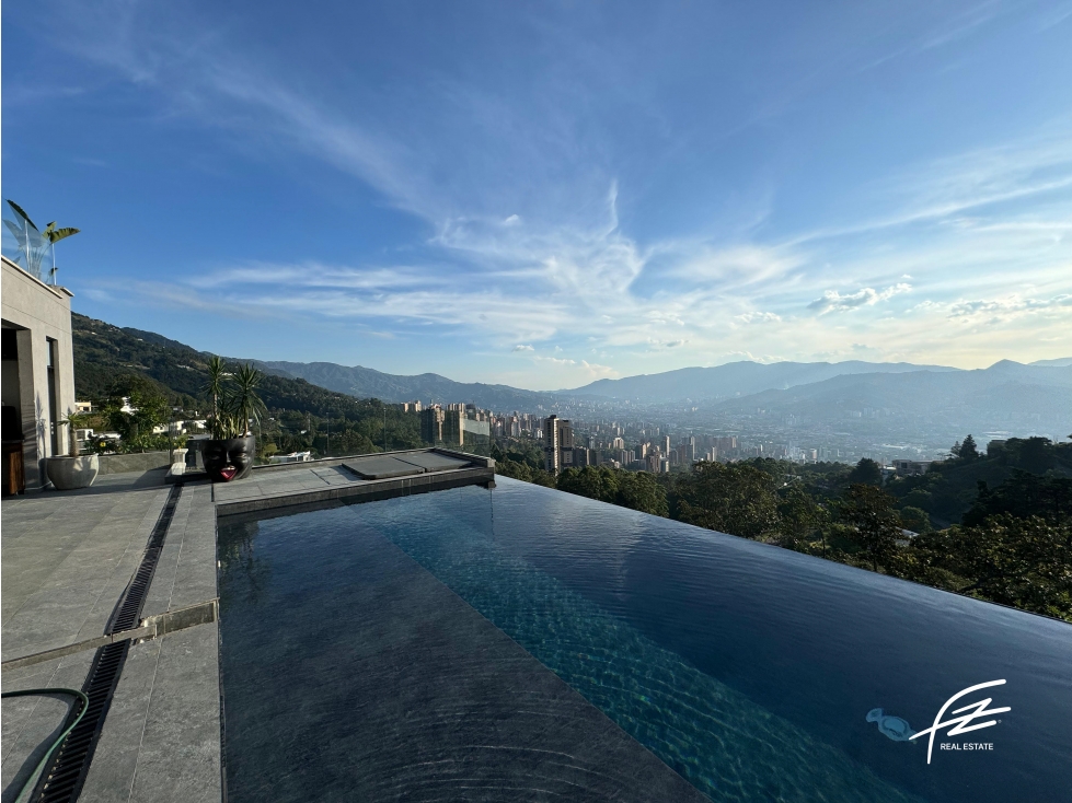 CASA EN LAS PALMAS, MEDELLÍN — foto 2