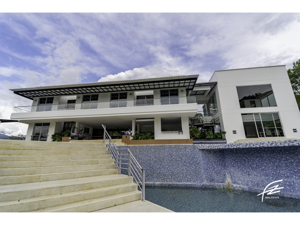 CASA FINCA EN VENTA EN SANTA FE DE ANTIOQUIA — foto 2