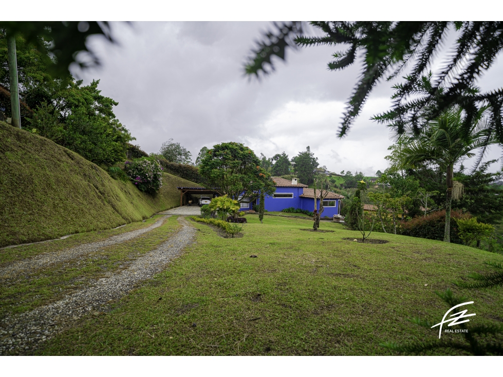 CASA FINCA EN VENTA EN RIONEGRO, ANTIOQUIA — foto 2