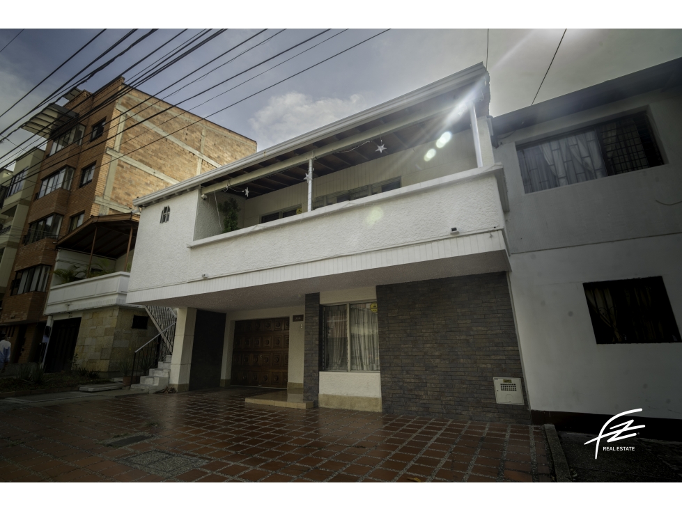 CASA EN VENTA EN LOS COLORES, MEDELLÍN — foto 3