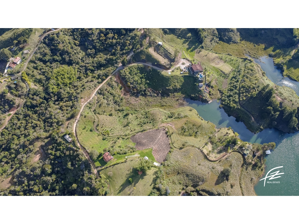 LOTE EN VENTA EN GUATAPÉ, ANTIOQUIA — foto 2