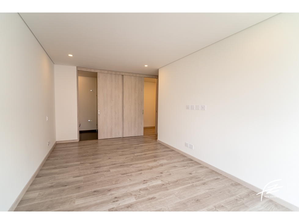APARTAMENTO EN VENTA EN EL POBLADO, MEDELLÍN — foto 3