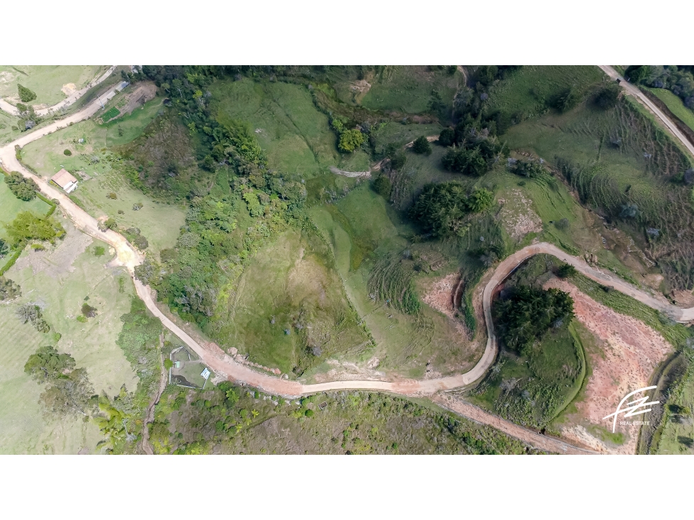 LOTE EN VENTA EN GUATAPÉ, ANTIOQUIA — foto 2