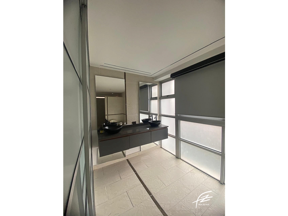 PENTHOUSE EN VENTA EN EL POBLADO, MEDELLÍN — foto 2