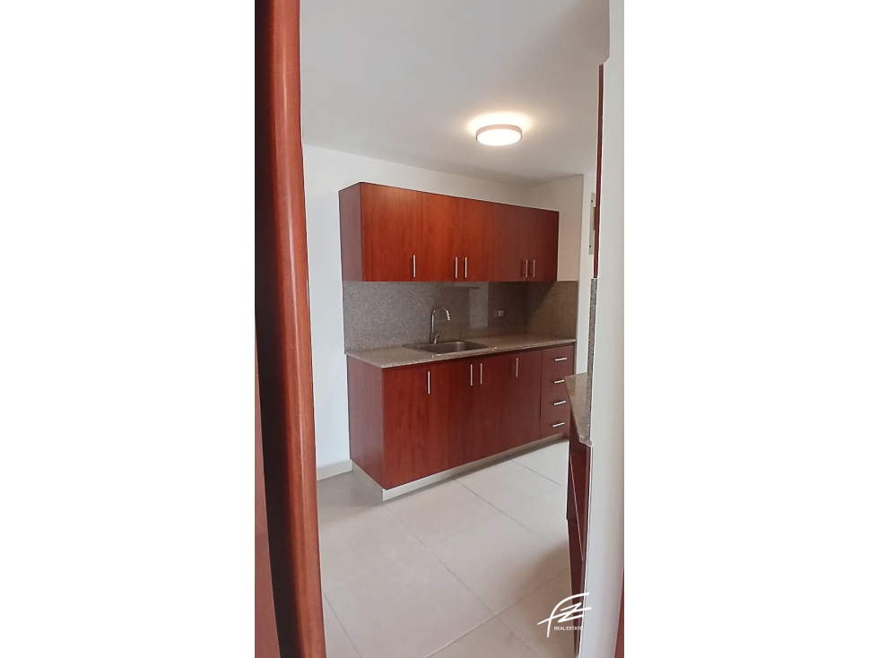 APARTAMENTO EN VENTA EN EL POBLADO, MEDELLÍN — foto 2