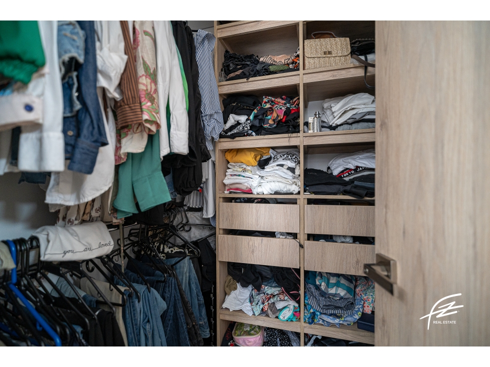 APARTAMENTO EN VENTA EN EL POBLADO, MEDELLÍN — foto 2