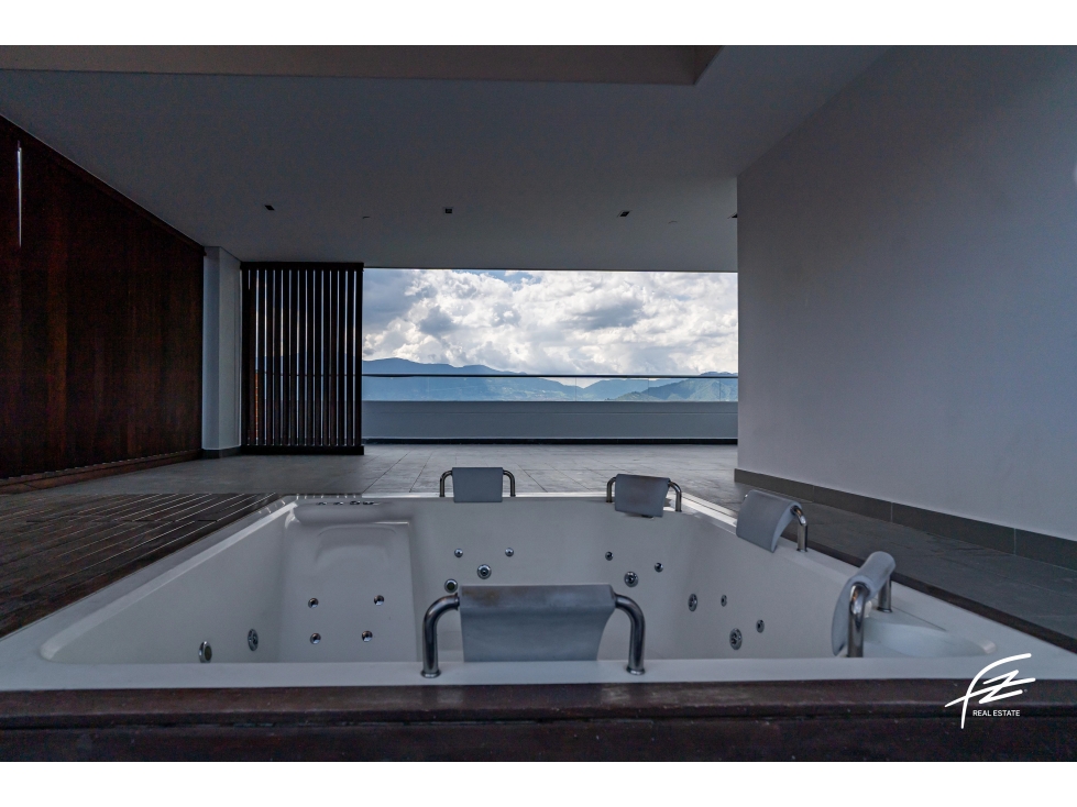 PENTHOUSE EN RENTA EN LA LOMA DE LAS BRUJAS, ENVIGADO ANTIOQUIA — foto 2