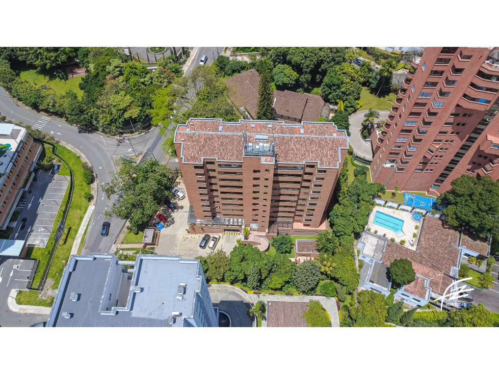 APARTAMENTO EN VENTA EN CASTROPOL EL POBLADO, MEDELLIN ANTIOQUIA — foto 2