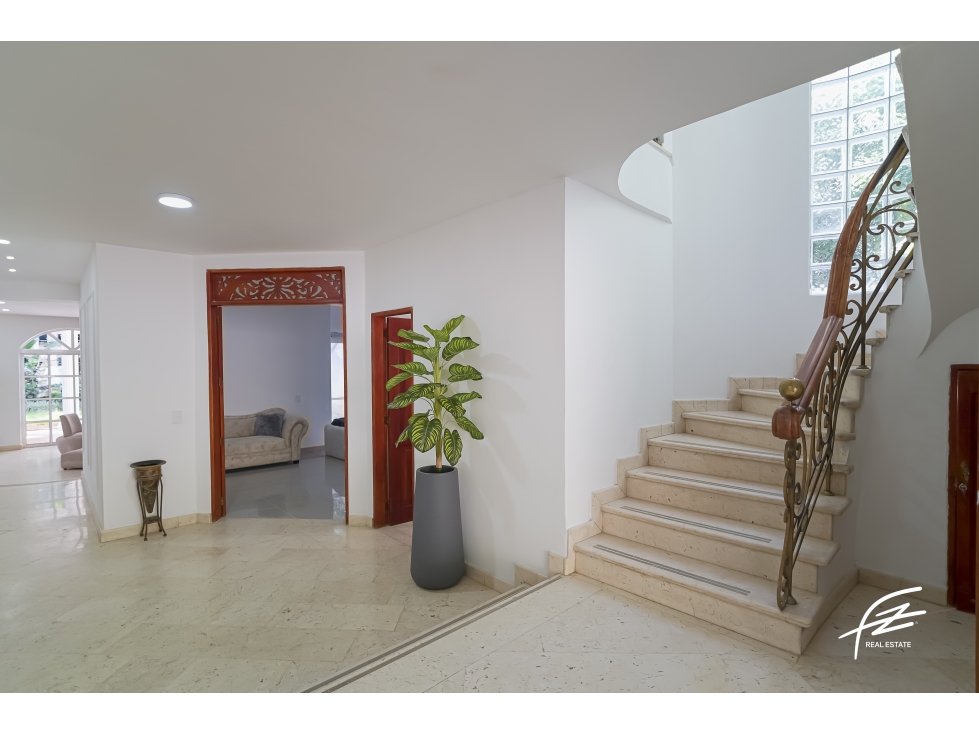CASA EN VENTA EN EL TESORO EL POBLADO, MEDELLIN ANTIOQUIA — foto 2