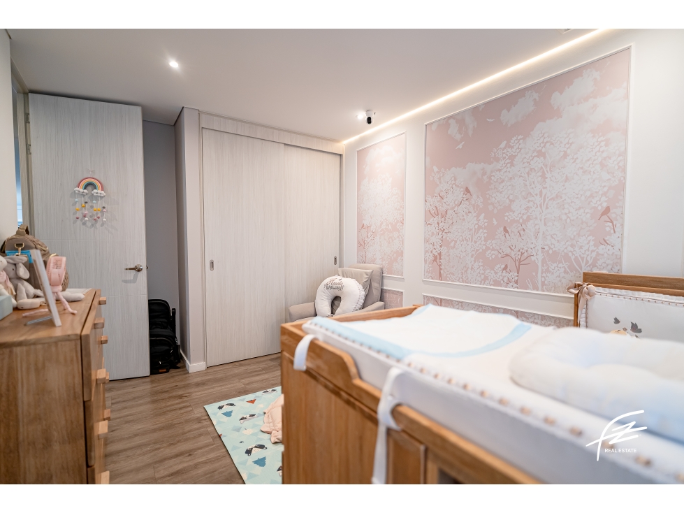 APARTAMENTO EN VENTA EN CASTROPOL, EL POBLADO MEDELLIN — foto 2
