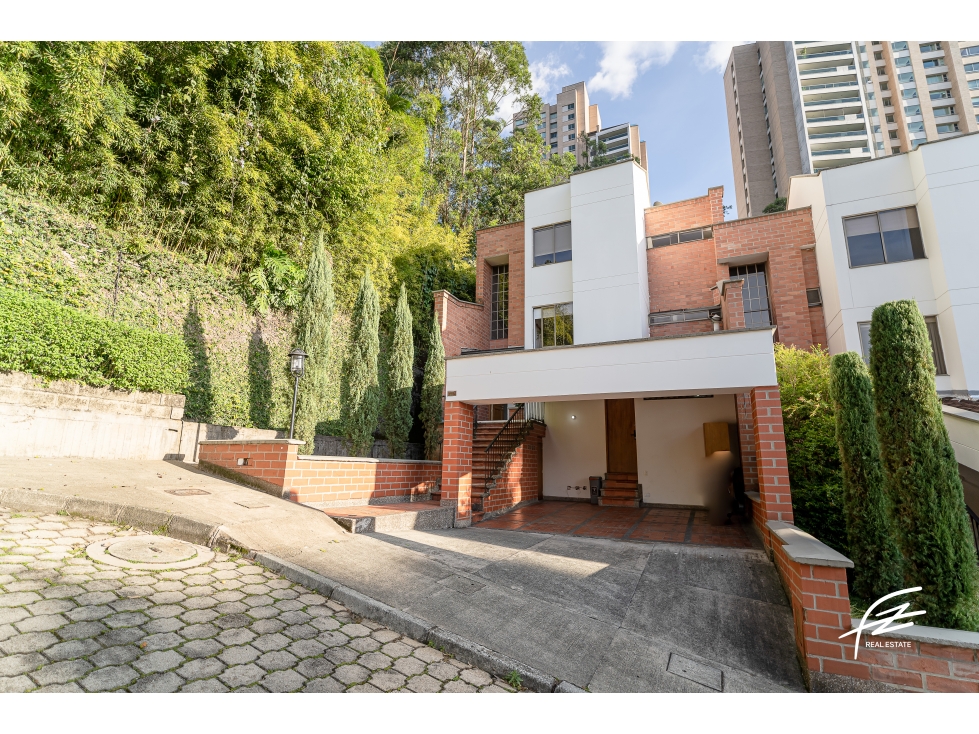CASA EN VENTA EN EL POBLADO, MEDELLÍN