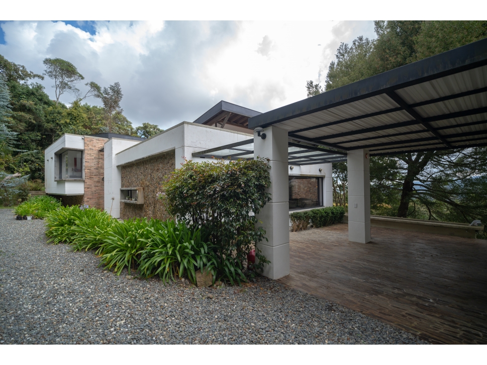 CASA EN VENTA EN ENVIGADO, ANTIOQUIA