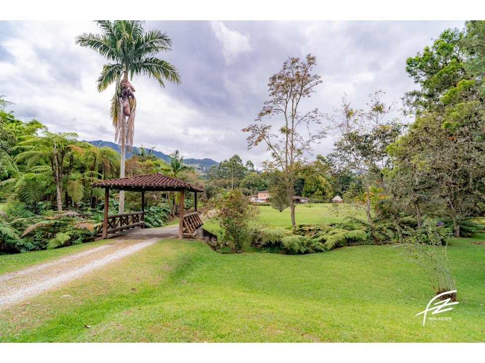 CASA CAMPESTRE EN FIZEBAD, ANTIOQUIA